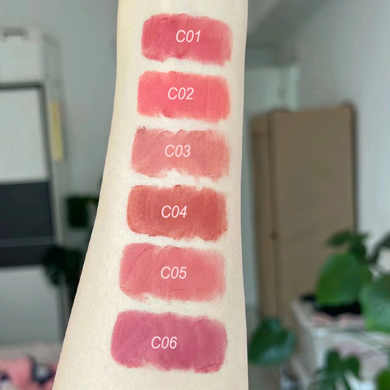 Matowy aksamitny błyszczyk wod – Beauty Kiss Makeup recenzja i cena