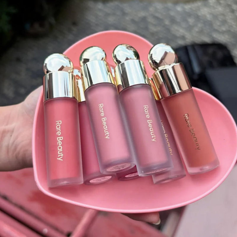 Rare Beauty Mild Touch – aksam – Rare Beauty Makeup Kit recenzja i cena